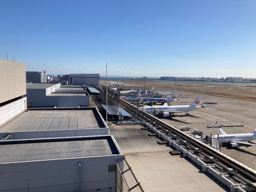年末年始の特典航空券 羽田空港に並ぶ航空機